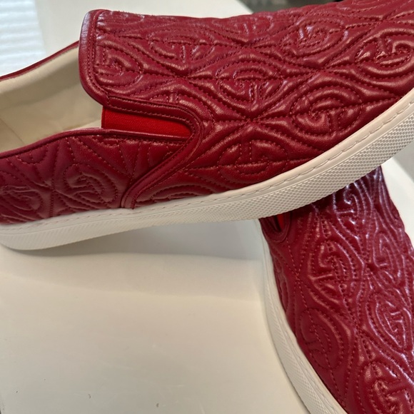 COPY - RED GUCCI SLIP ONS - Picture 2 of 4